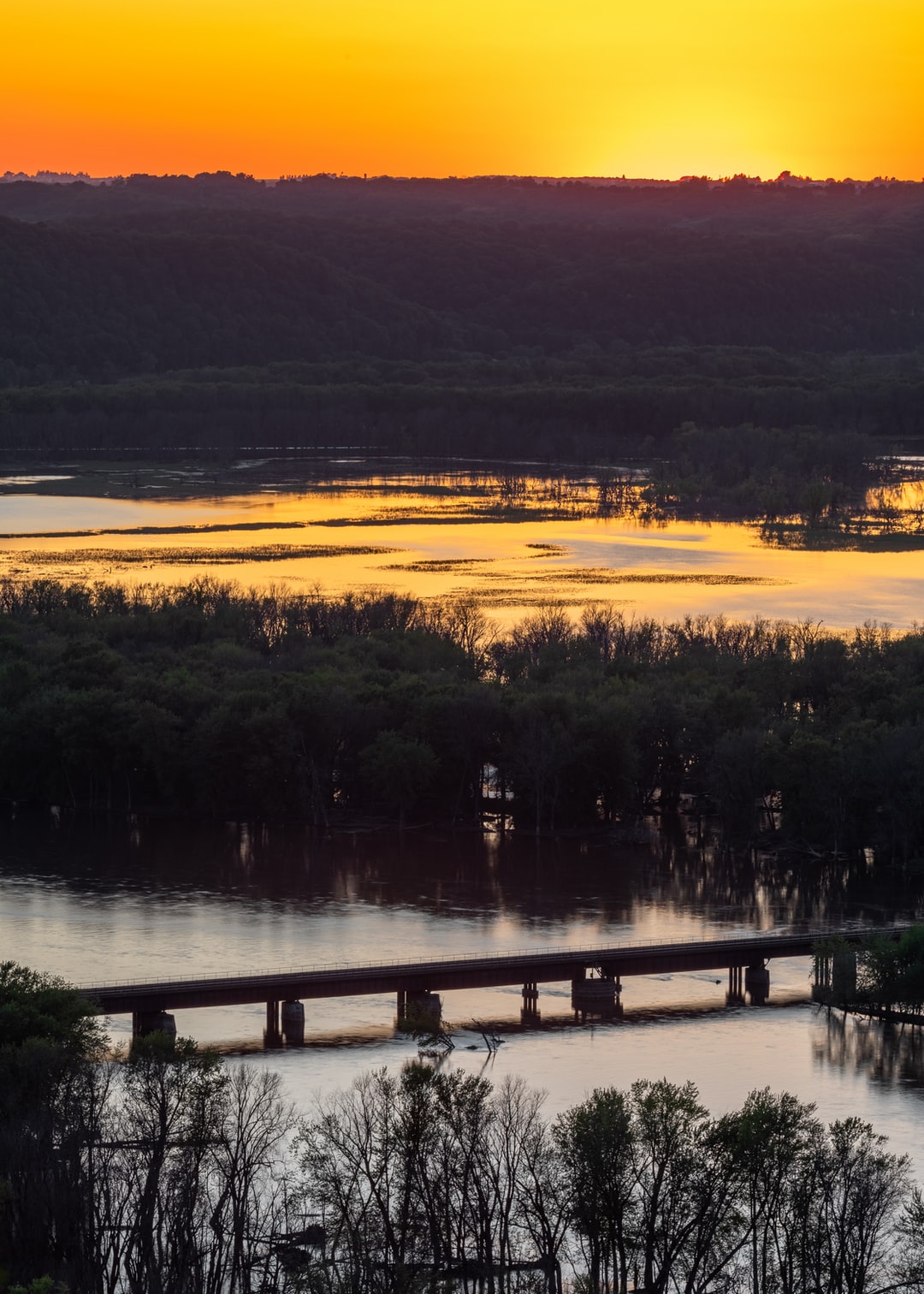 Read more about the article El bamboleo de la Luna, las mareas y las inundaciones